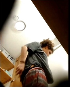 [Image: Voyeur11485080534.jpg]