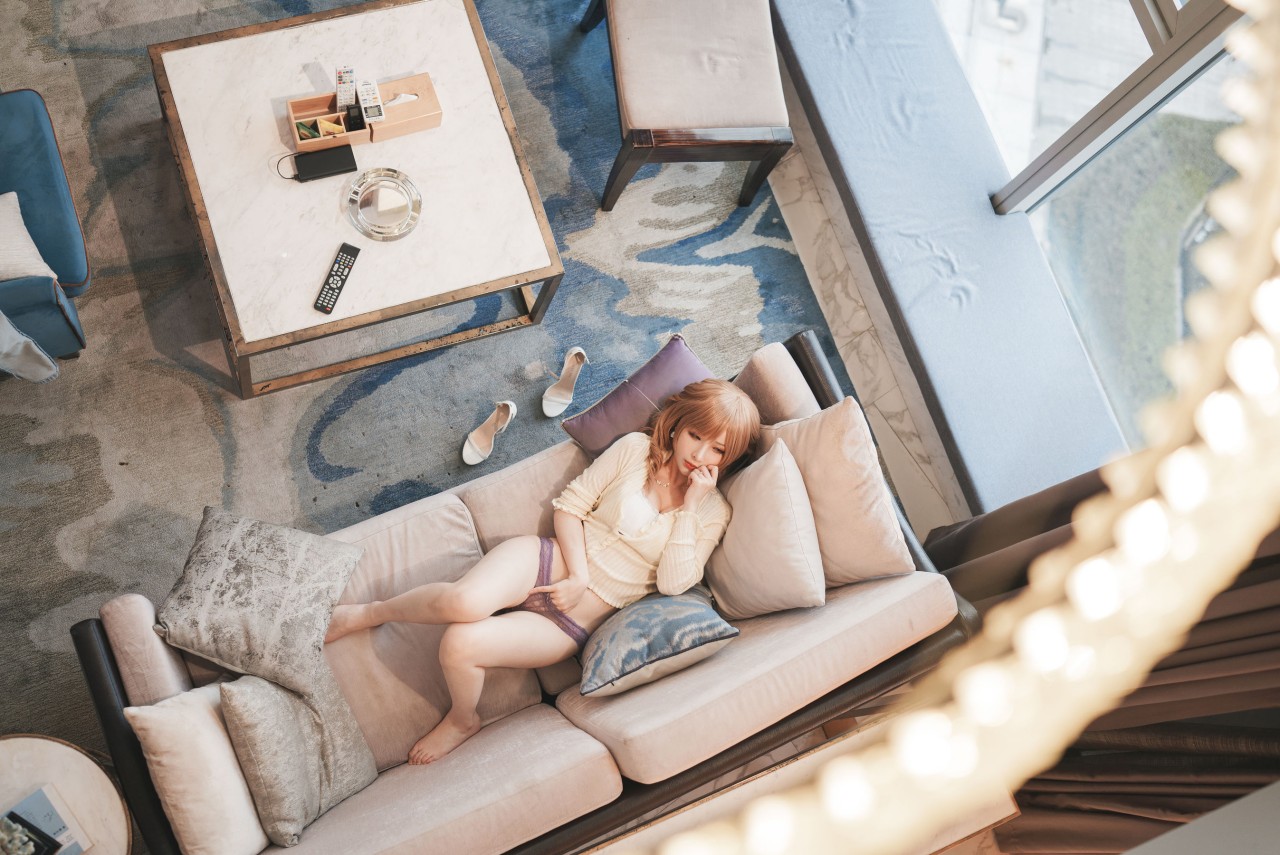 rioko凉凉子视频和《人妻》写真作品欣赏，甜美时尚感拉满插图3