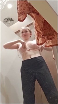 [Image: Voyeur30215135208.jpg]