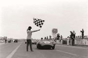 24 HEURES DU MANS YEAR BY YEAR PART ONE 1923-1969 - Page 46 59lm05-Aston-Martin-DBR-1-300-Roy-Salvadori-Carroll-Shelby-28
