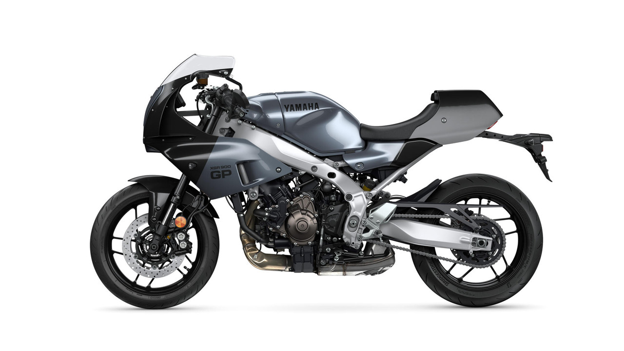 2024-Yamaha-XS850GP-EU-Power_Grey-Studio-006-03