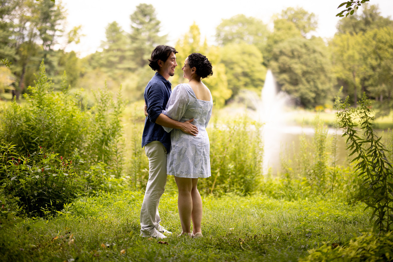 Quick engagement photo session
