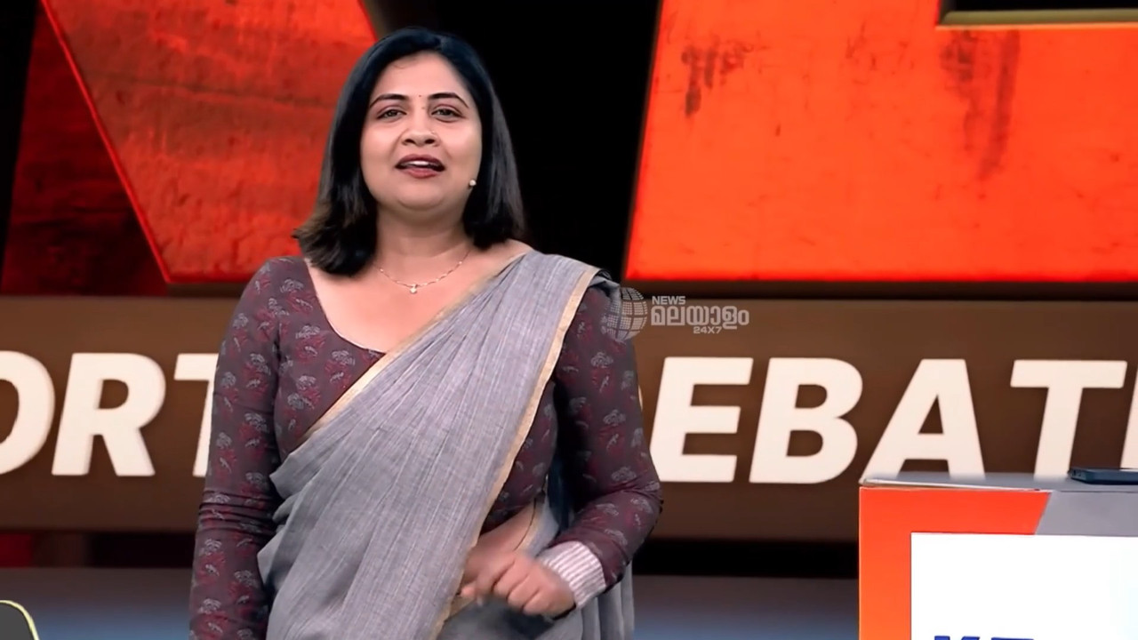 News Reader Sethu Lakshmi Sexy Huge Boobs in Saree and other Costumes mp4 snapshot 00 32 009