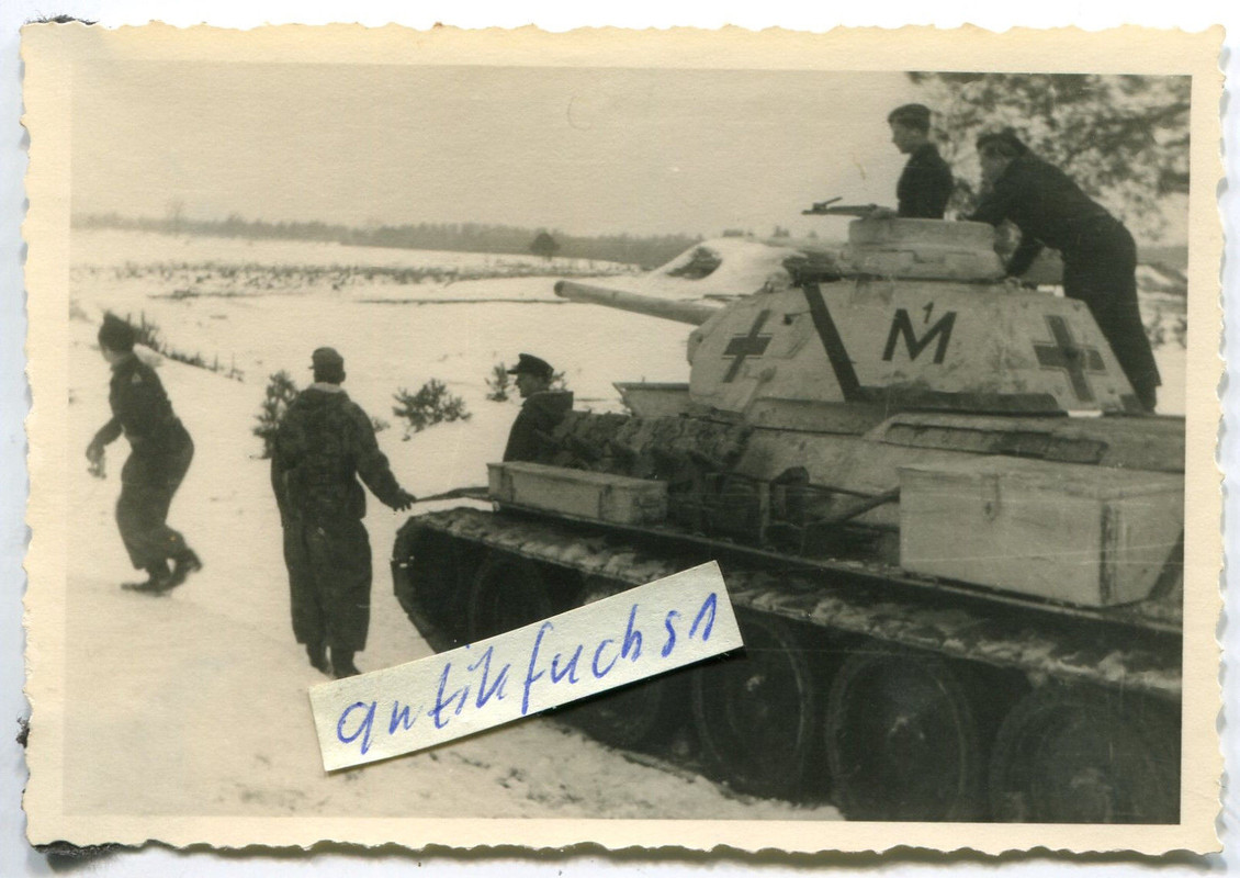 T-34 Beute-Panzer aus Rußland mit M1 einer Deutschen Panzer-Einh