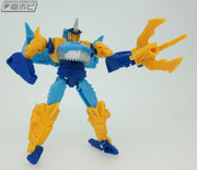 Takara-Tomy-Transformers-Cyberverse11