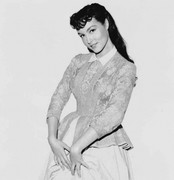 Julie-Newmar-mb66