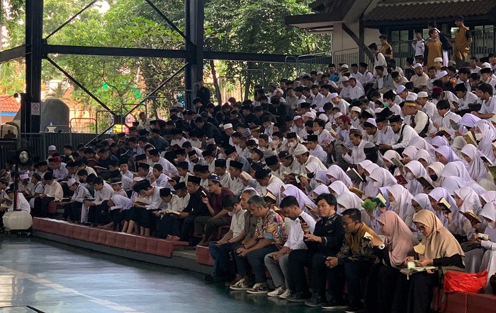 Dufan mengundang 1.000 santri untuk melaksanakan kegiatan Khataman Akbar, Selasa (4/4/2023) di area panggung Hysteria Dufan.