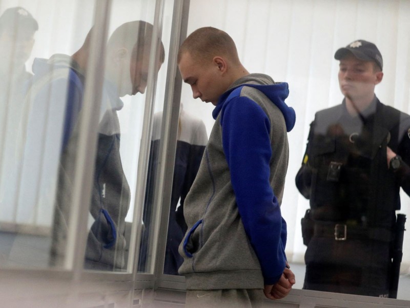 Ucrania condena a cadena perpetua a soldado ruso por crímenes de guerra