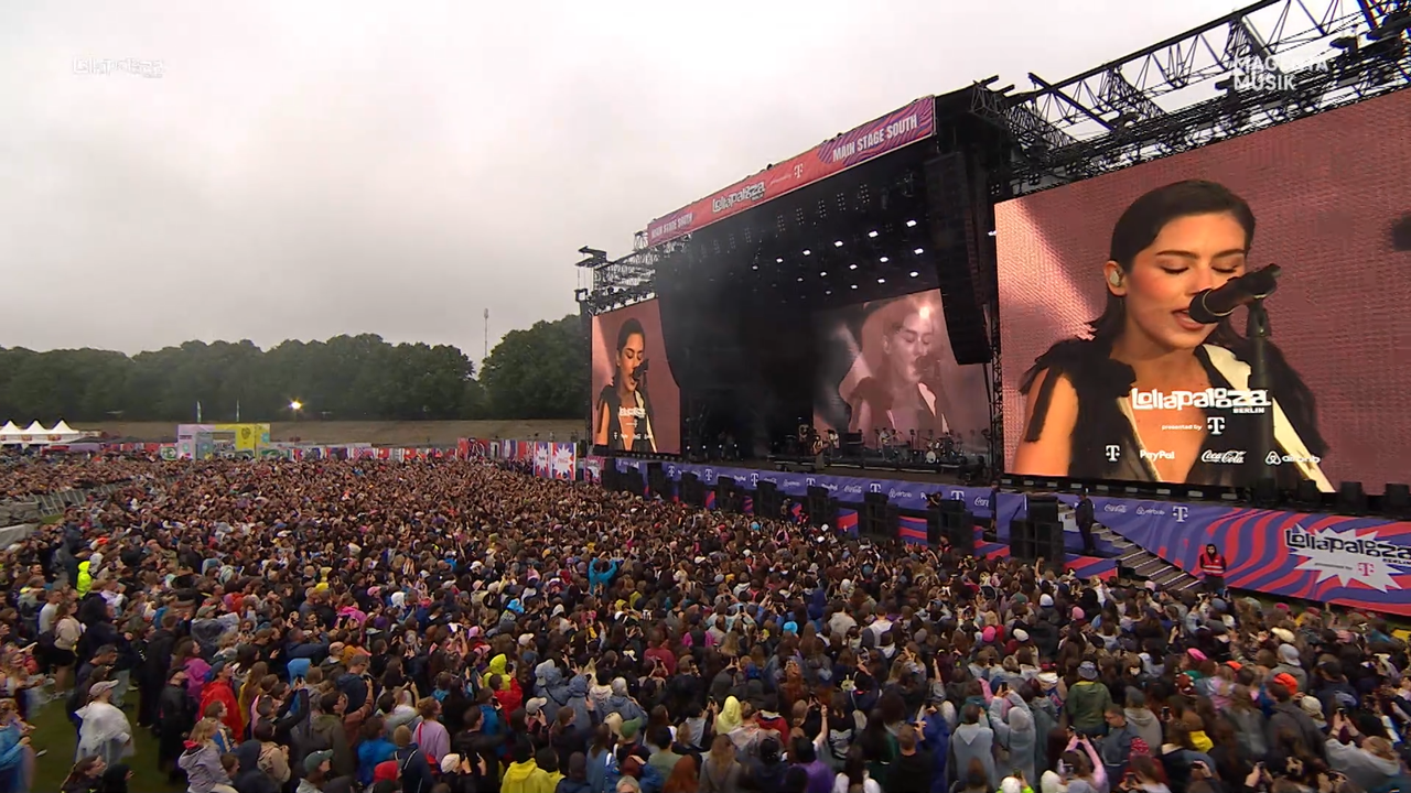 mpv-shot_GRACIE.ABRAMS-Lollapalooza.Berlin.2025.1080p.WEB-DL.AVC-Нечипорук_00_01_49_0001