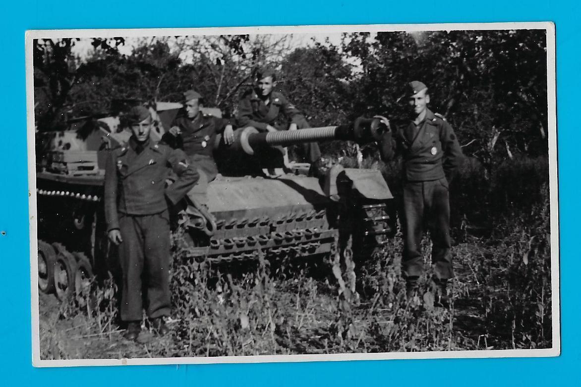 orig. Foto, erfolgreiche Sturmgeschütz Langrohr Besatzung mit Ab