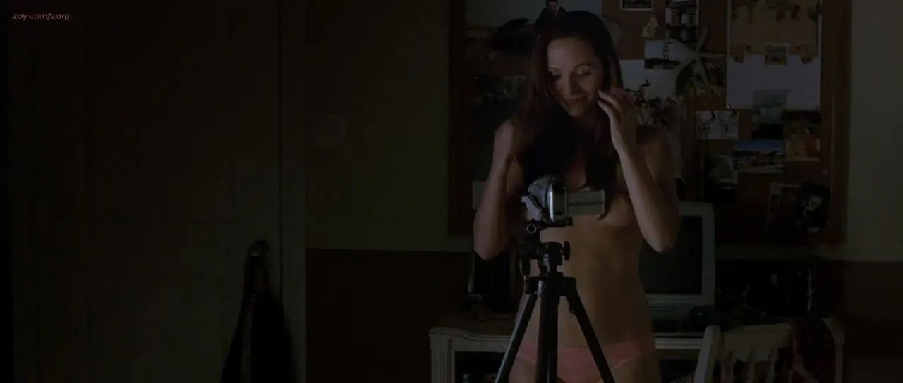 Zara-Taylor-nude-topless-Hollow-Man-2-2006-hd1080p-006