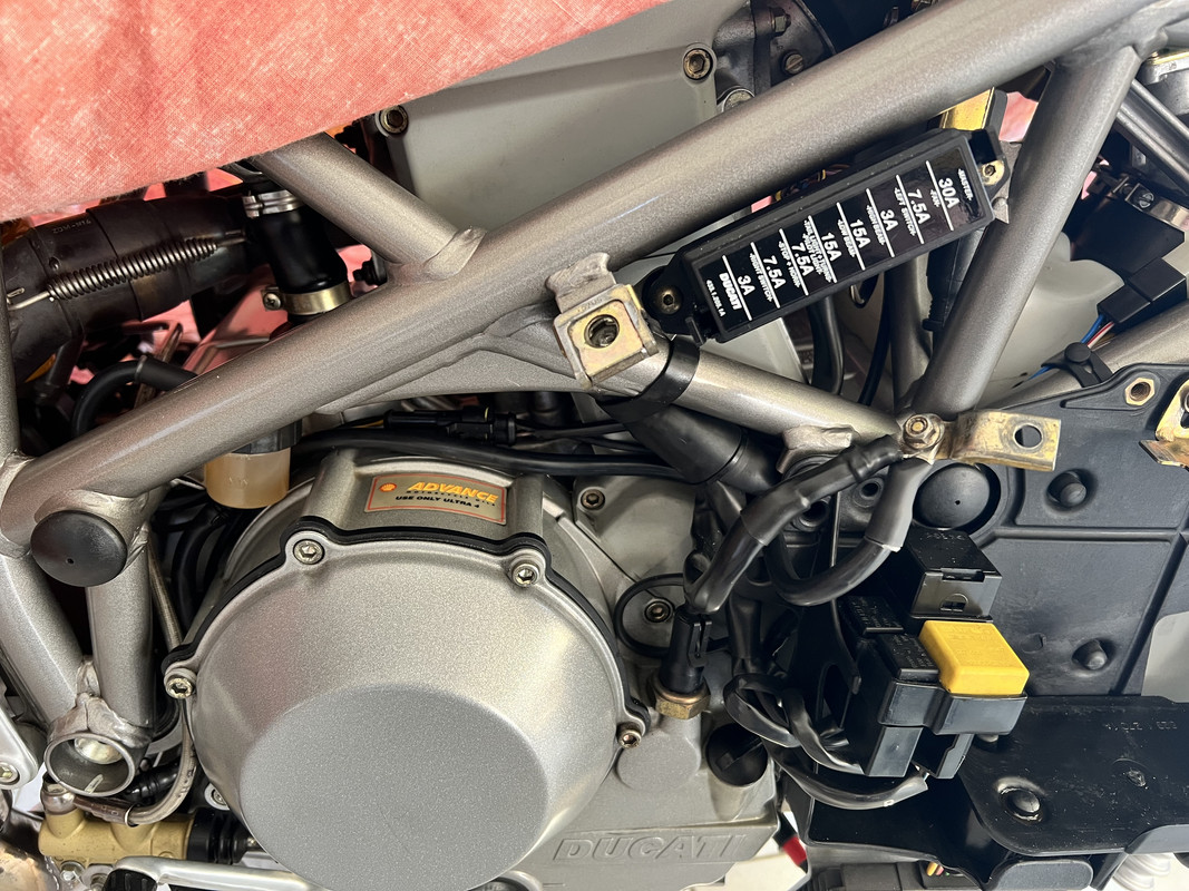 8FA7D095-3C03-4A72-BC41-81A10AC5D6DF