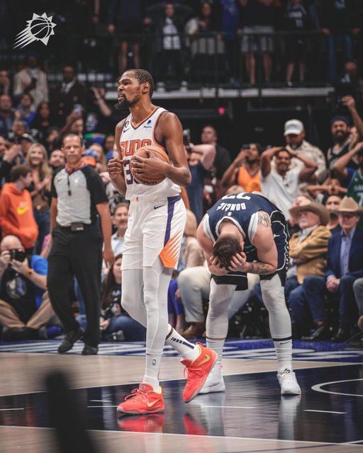 9FBF4676-5A3B-41B8-B9FF-8D0BE1E88A8C