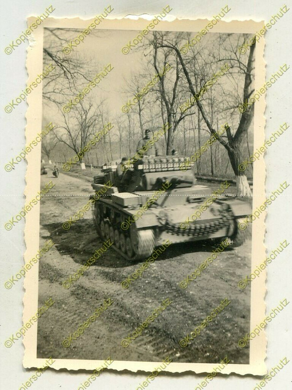 Foto, Panzer-Regiment 33, Panzer No.142, Pitești - Bukarest, Rum