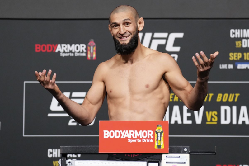 Спазми и повръщане отменили свалянето на килограми на Чимаев преди UFC 279