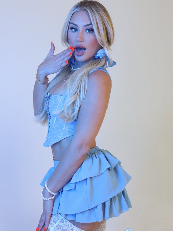 [Image: kylierosetv-1760641273-37448528839183296...187219.jpg]