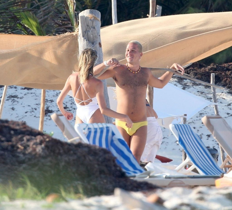 Candice-Swanepoel-Sexy-The-Fappening-Blog-com-10-1-1024x926