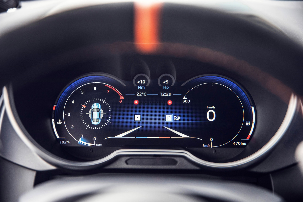 21234931_2019_-_ALPINE_A110S_tests_drive_in_Portugal