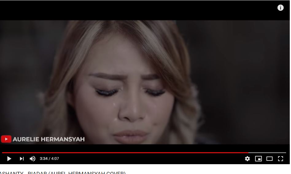 Aurel Hermansyah nangis saat cover lagu 'Biadab'
