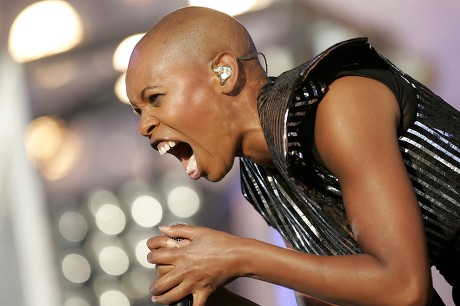 english-singer-skin-leader-skunk-anansie-band-440nw-8321375c.jpg