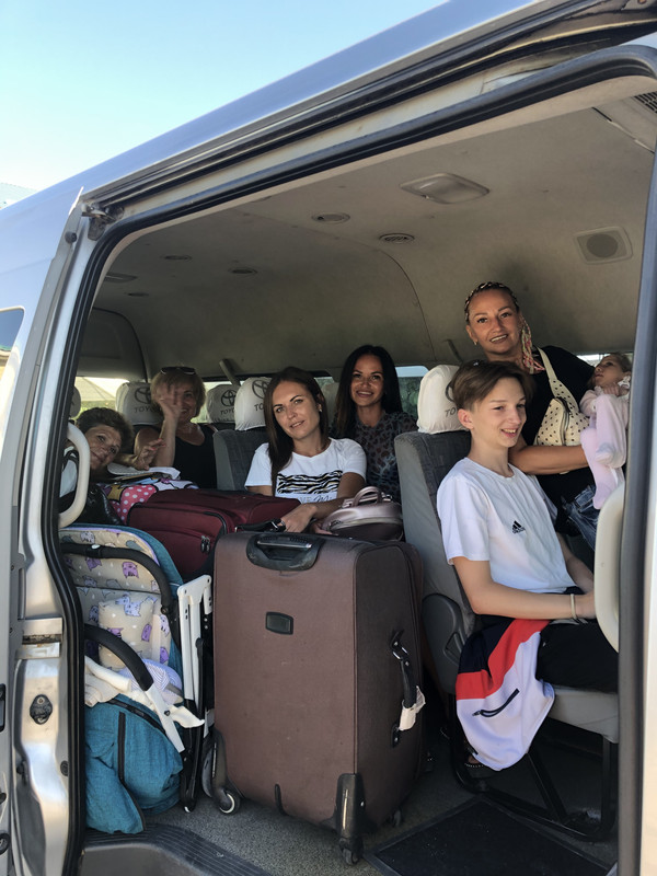 1CEE40C7-881C-4C84-B849-7946422146E2