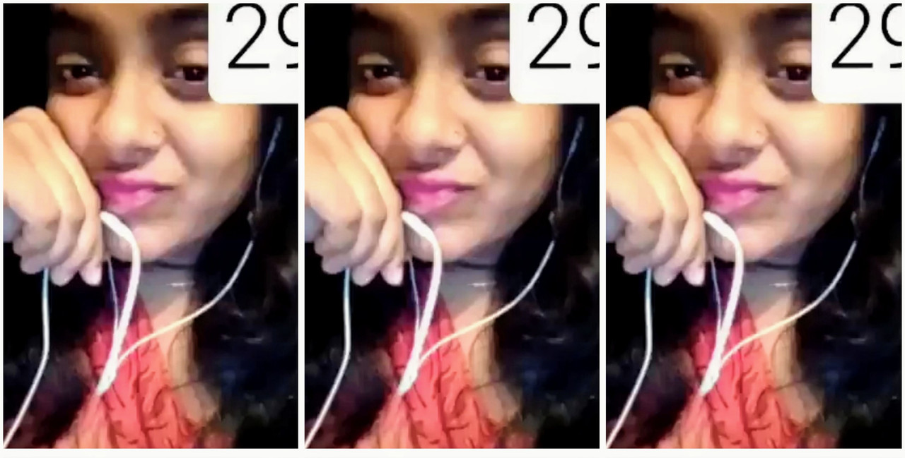 Cute desi girl showing boob on vc with boyfriend exclusive