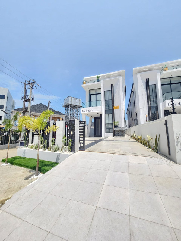5 Bed Smart Home Ikota Lekki