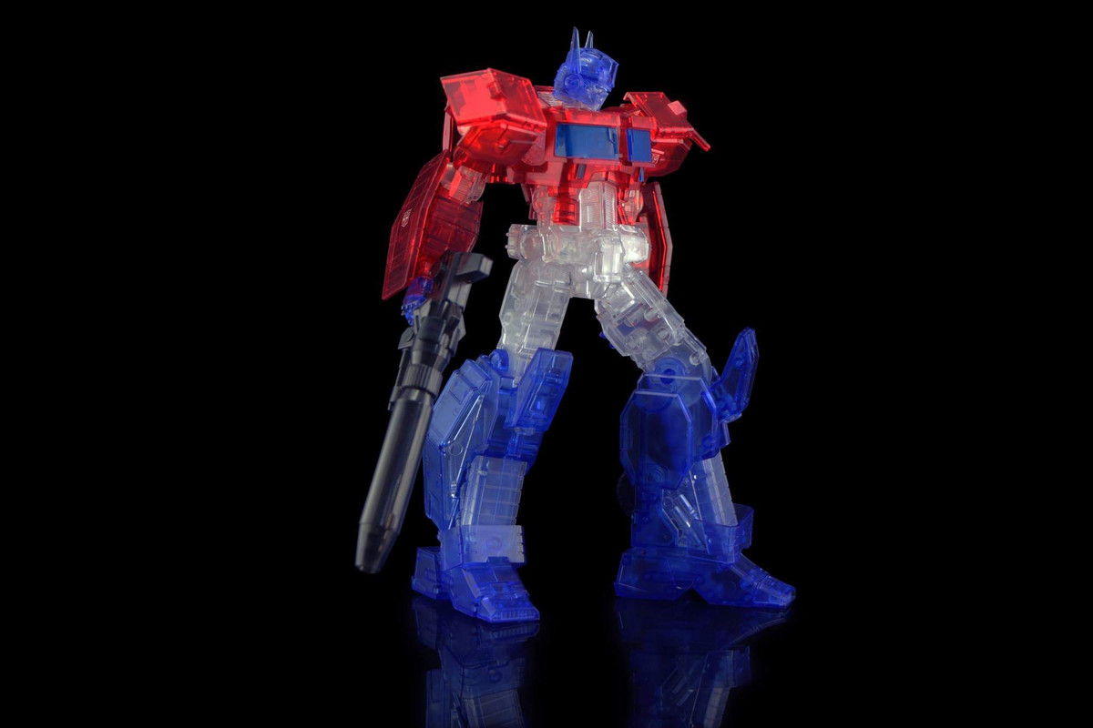 Flame-Toys-Furai-Model-IDW-Optimus-Prime-Clear-Ver