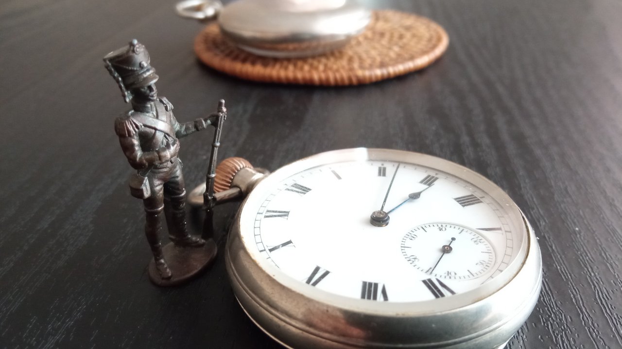 Des montres, des jouets, des figurines... (vol 3) - Page 25 IMG-20230330-175920