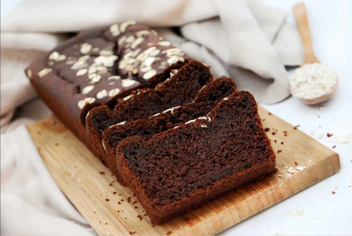 Recetas de postres: Prepara este panqué de avena con chocolate
