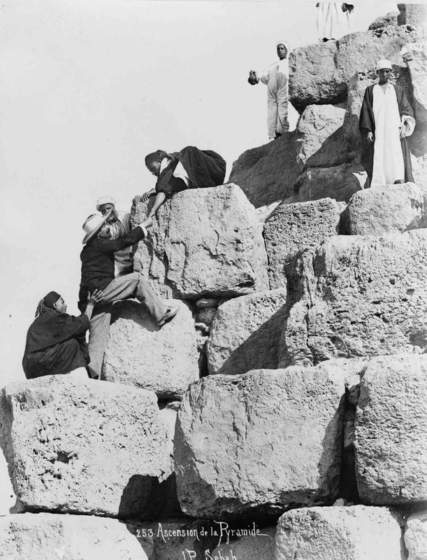early-tourist-pyramids-ancient-egypt (12)