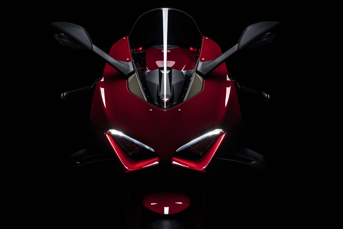 Фотографии Ducati Panigale V4 2022