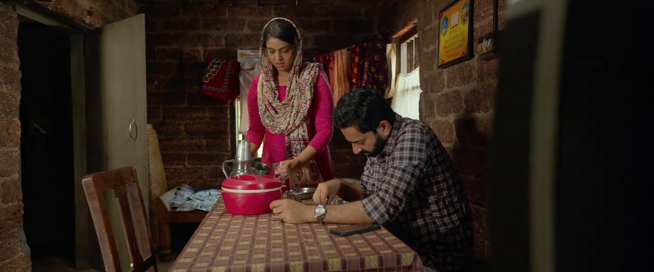 Porattu Nadakam 2024 WebRip [Malayalam] 480p, 720p ESub Screenshot