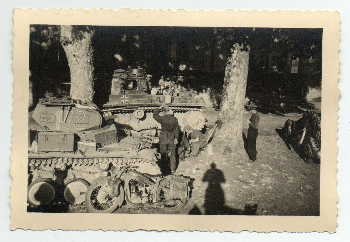 Foto Militär Wehrmacht Frankreichfeldzug Motorrad Instandsetzung