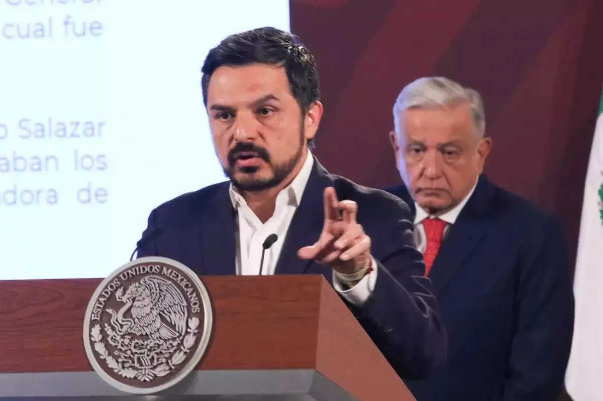 Zoé Robledo, director del IMSS, gana más que AMLO