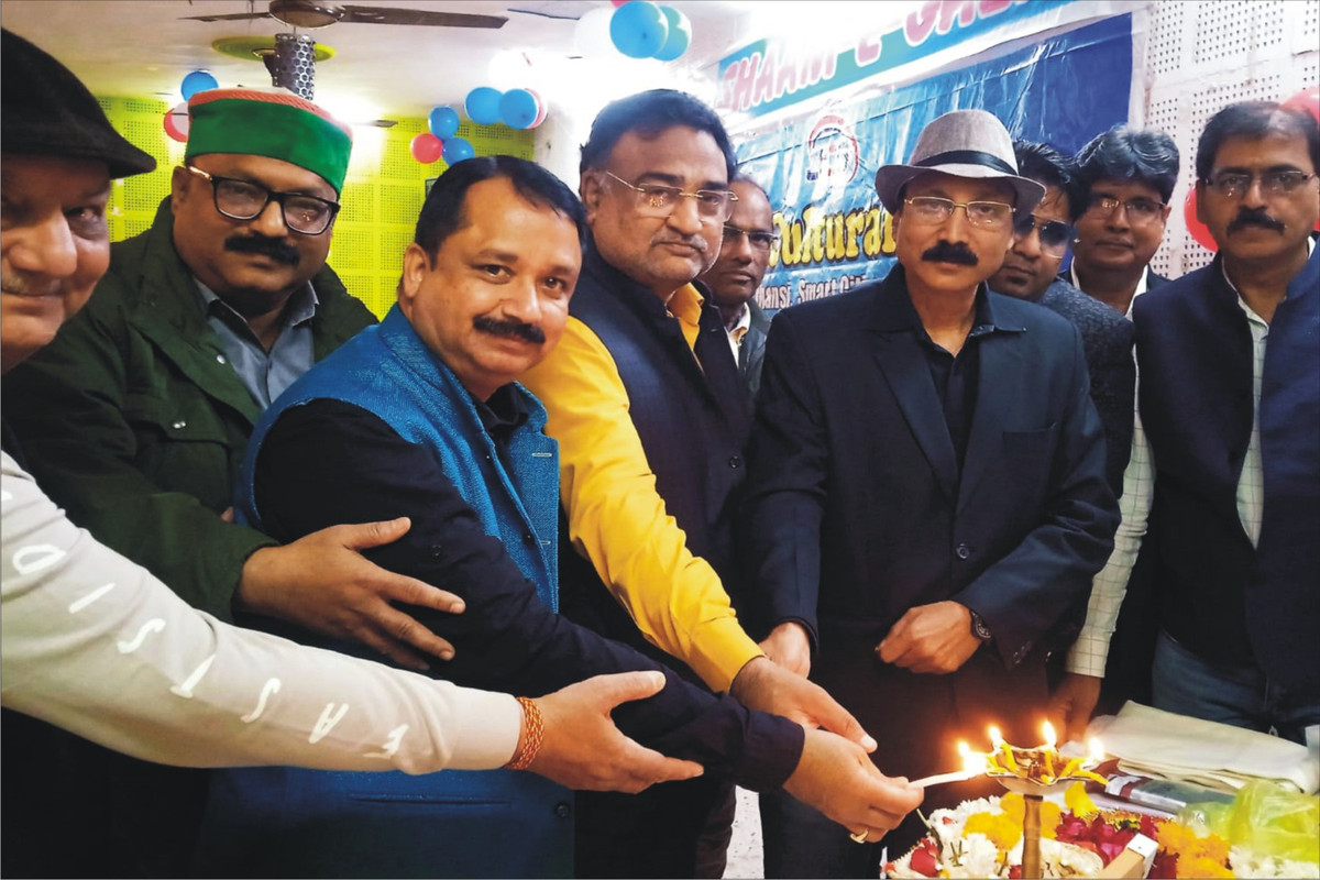 झांसी कल्चरल सोसायटी ने शाम ए गजल कार्यक्रम का किया आयोजन 