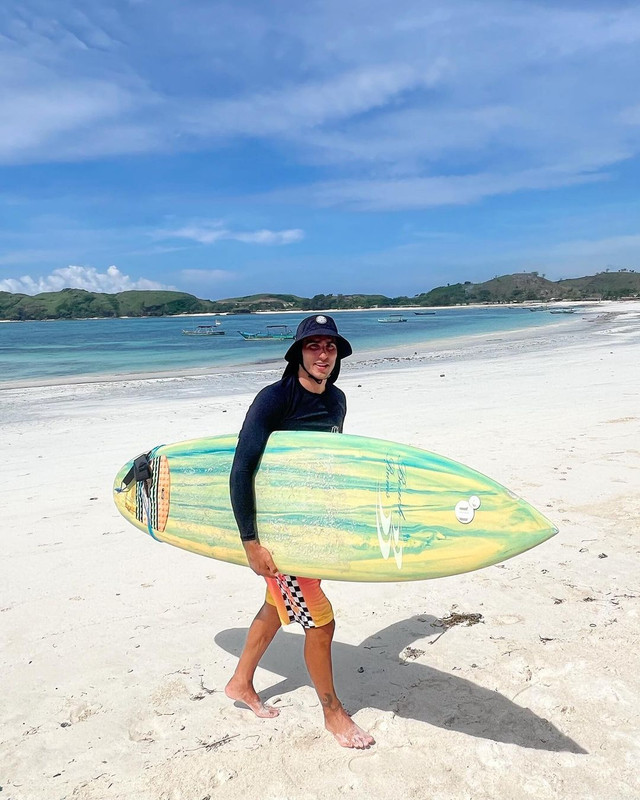 Momen Xavi Vierge sata liburan di Lombok.