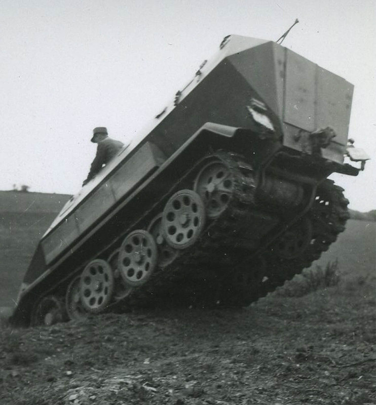 ELITE DIV. GROSSDEUTSCHLAND SCHÜTZEN PANZER SdKf