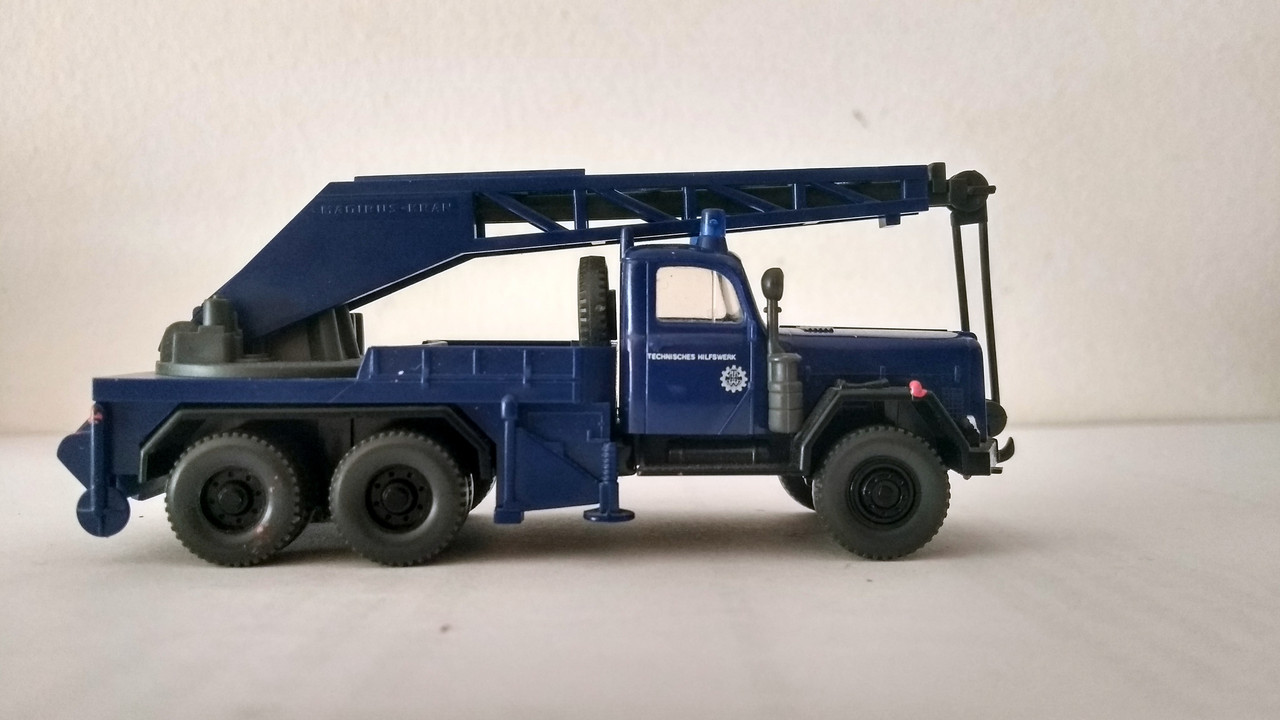 Mach (1443)