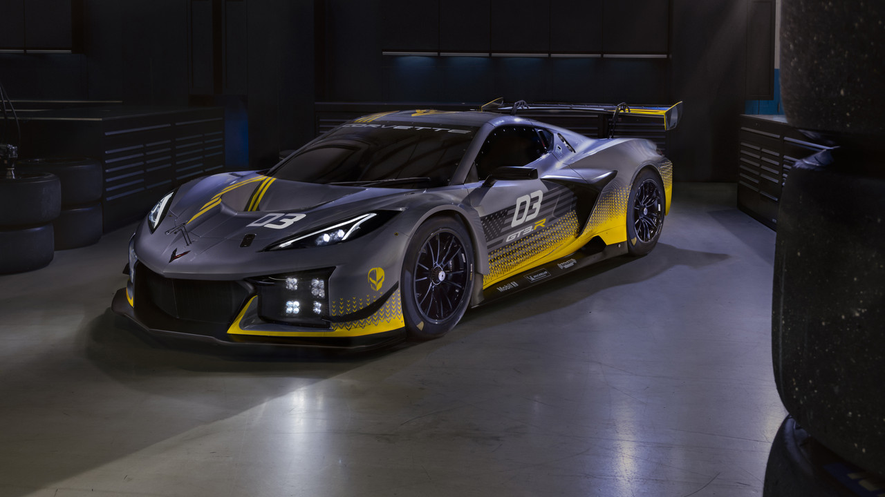2024-chevrolet-corvette-z06-gt3r-001