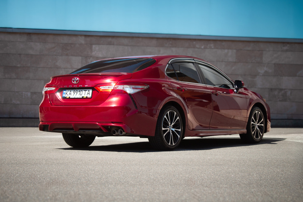 Toyota Camry XV70 — фото 3