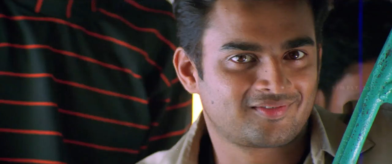 Run 2002 WebRip [Tamil] 480p 720p ESub Screenshot