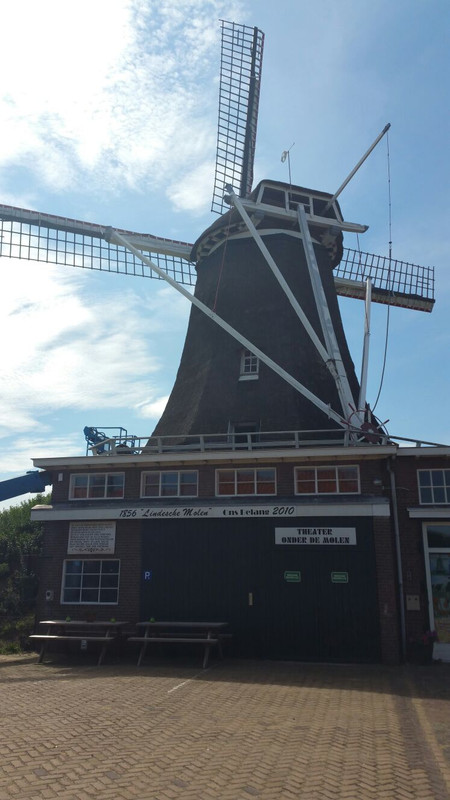 Ons Belang-Lindesche Molen 02 Linde