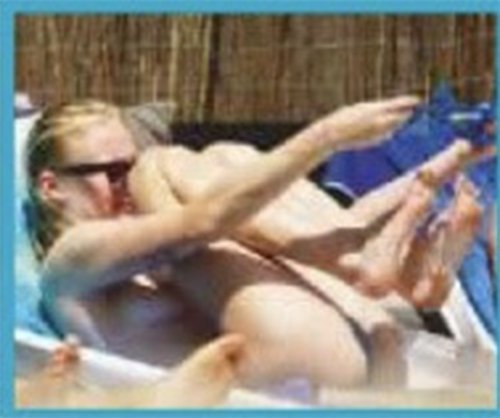 Sophie-Turner-Upskirt-STARS-com-1024x615-6