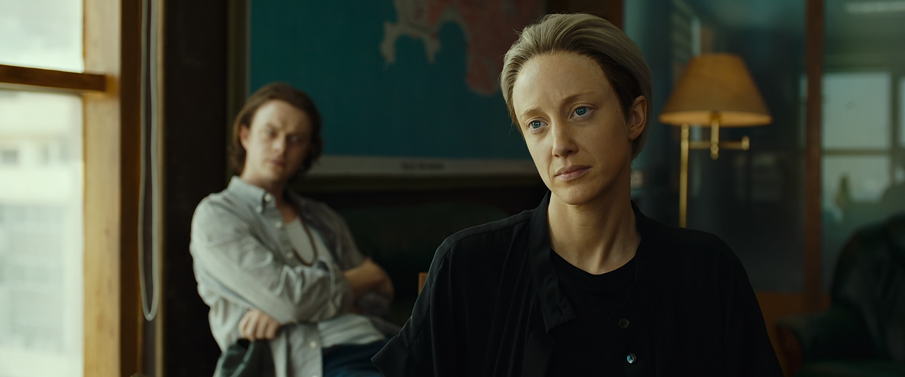 ZeroZeroZero.S01E04.Transshipment.1080p.10bit.BluRay.AAC5.1.HEVC-Vyndros.mkv_snapshot_25.21_[2020.06