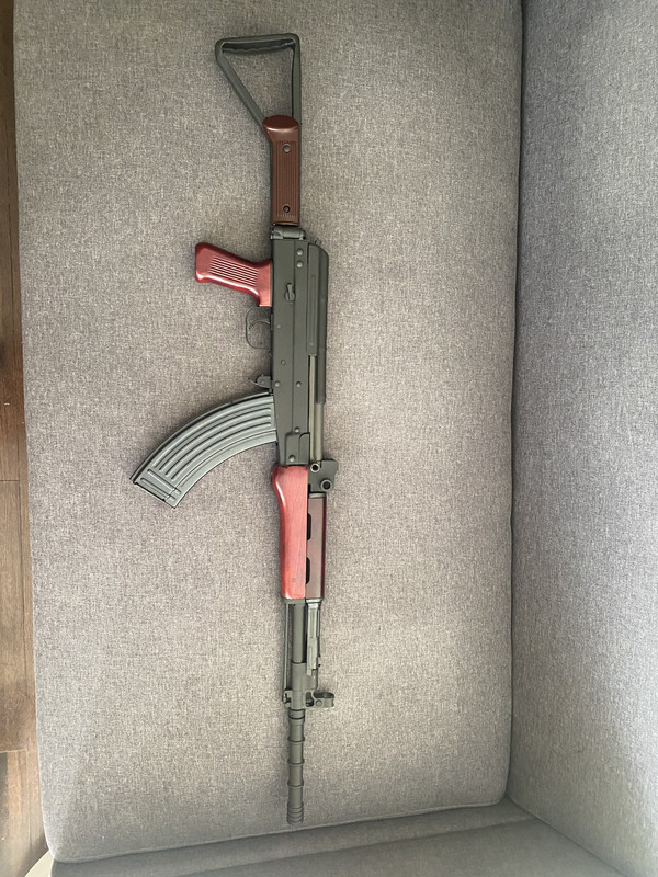 5A523157-94E8-4B57-BB49-CEBDCA84A043