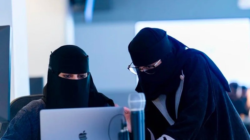 Apple abre la primera academia de desarrolladoras en Arabia Saudita