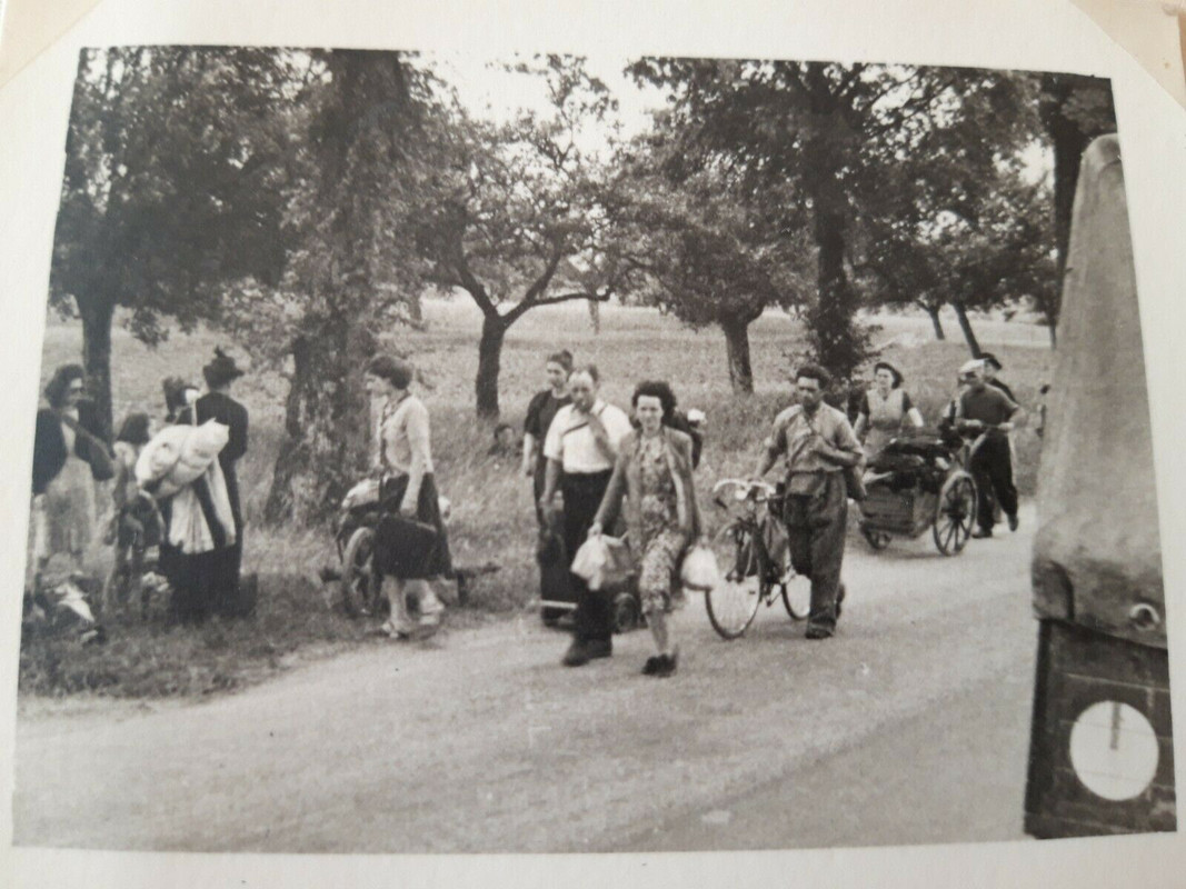 französische Flüchtlinge Zivilisten bei Arras Frankreich 1940
