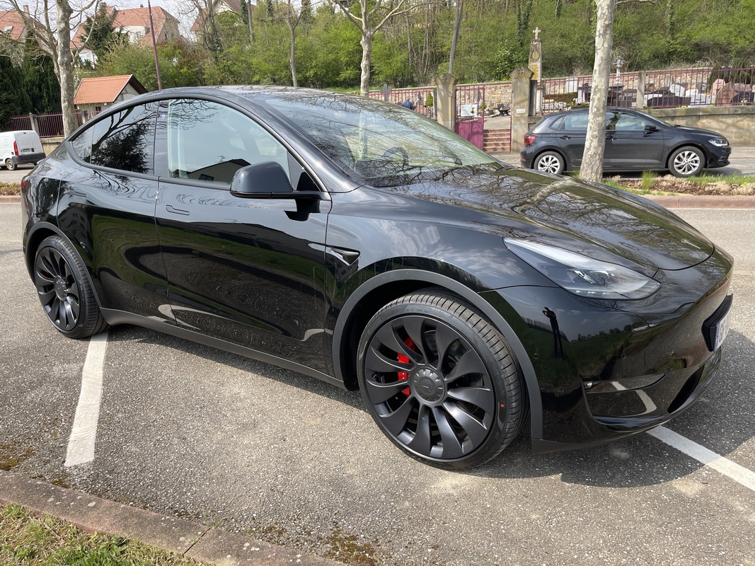 B5F9B2B1-3101-4750-AEEE-8229EC067231