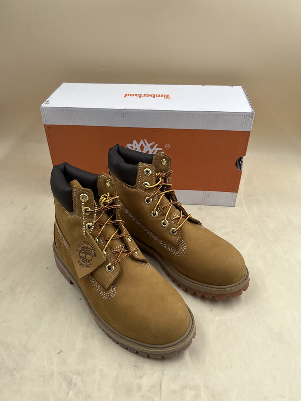 TIMBERLAND PREMIUM 6 IN WATERPROOF BOOT WHEAT NUBUCK JUNIORS SIZE 5 M